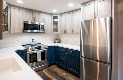 Lake Geneva House | Como Collection – 2 Homes, 2 Lakes, 1 Rental!