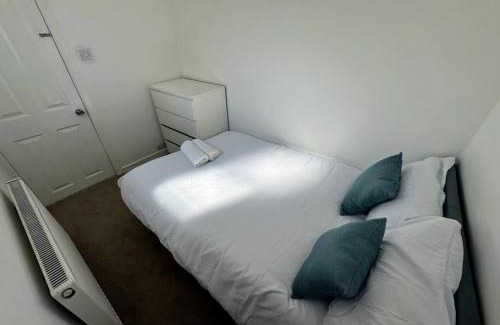 Easton House | Compact Budget Room - 9 Mins to Bristol Centre