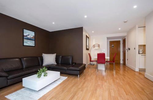 Bunhill Apartment | Compact Flat With A River View Close To Big Ben