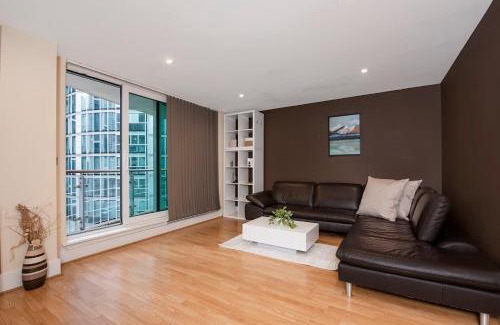 Bunhill Apartment | Compact Flat With A River View Close To Big Ben