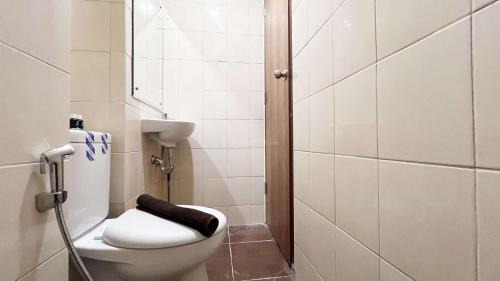 Panakkukang Apartment | Compact Studio Room Apartment Vida View Makassar By Travelio