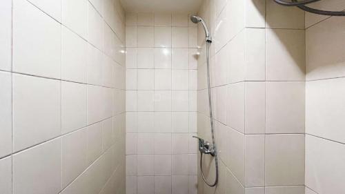 Panakkukang Apartment | Compact Studio Room Apartment Vida View Makassar By Travelio