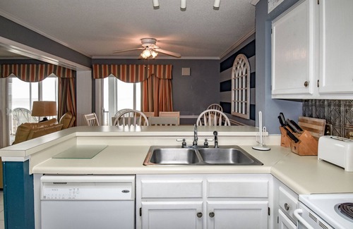 Murrells Inlet Condo | Compass Rose 41 | Oceanfront Condo, South of Garden City Pier