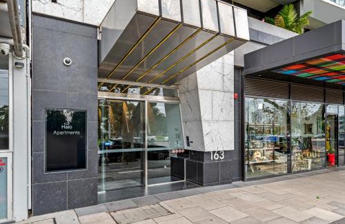 St Kilda Apartment | Complete Host Halo Apartments