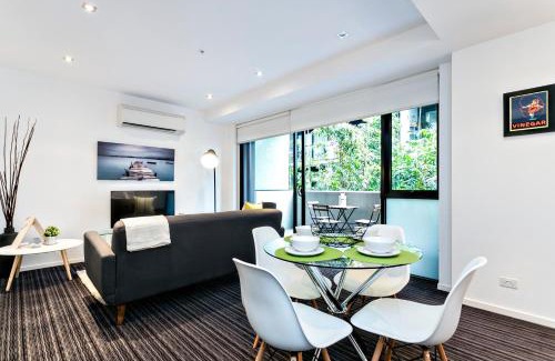 St Kilda Apartment | Complete Host Halo Apartments
