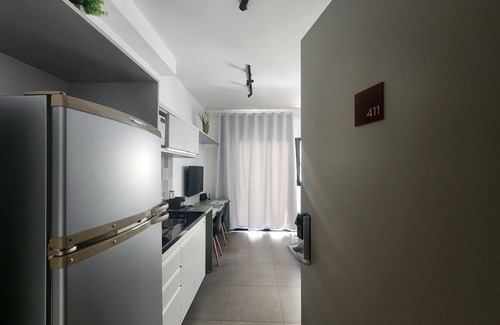 Pinheiros Apartment | Complete studio near Oscar Freire subway station l Studio Capote 411