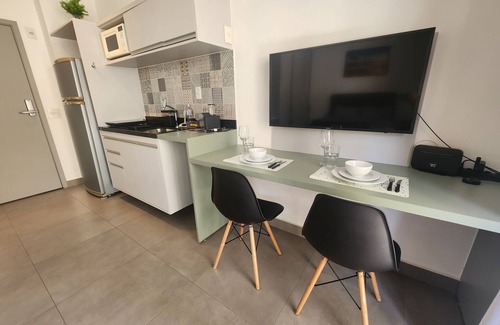 Pinheiros Apartment | Complete studio near Oscar Freire subway station l Studio Capote 411