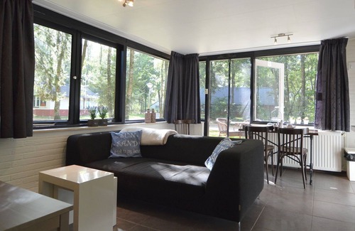 Stramproy House | Completely detached bungalow in a nature-filled park by a large fen