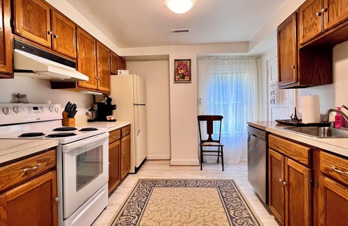 Washington House | Completely Private Colonial 3BR Home by The Inn Great Location Fast Wi-Fi