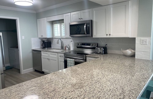 Fort Walton Beach Condo | Completely renovated in Jan 2022! Free beach service!