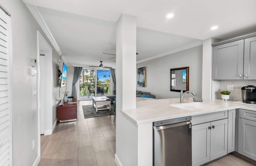 Marco Island Condo | Completely Remodeled 2 Bed 2 Bath I Block Away From Free Beach Access