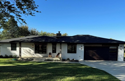 Orange Prairie House | Completely remodeled luxury 3 bedroom, 3 bathroom House in quiet country setting