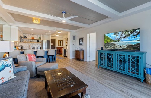 Kaanapali Apartment | Completely remodeled Whaler on Kaanapali Beach, stunning views of black rock!