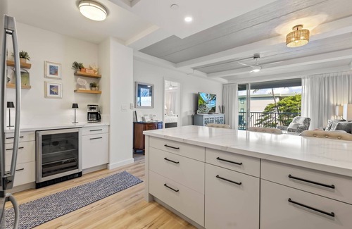 Kaanapali Apartment | Completely remodeled Whaler on Kaanapali Beach, stunning views of black rock!