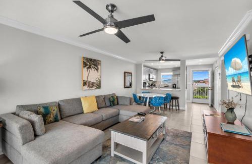 Marco Island House | Completely Remodeled I Block Away From Free Beach Access