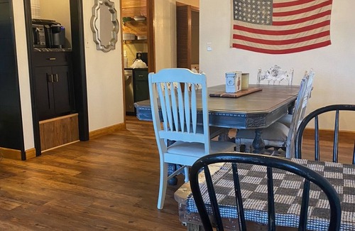 Shell Knob House | Completely Remodeled Lake View House-Slip Included