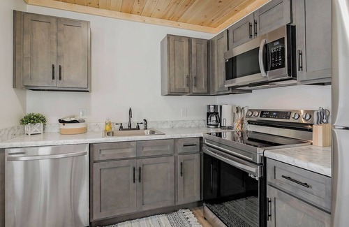 Celina Apartment | Completely renovated 2 bedroom apartment in quaint Celina
