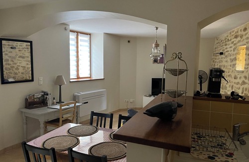 Grillon House | Completely renovated 18th century stone haven of peace. 2 bedrooms, parking.