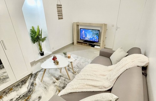 Chaville Apartment | Completely renovated studio very close to Paris, Versailles and La Défense.