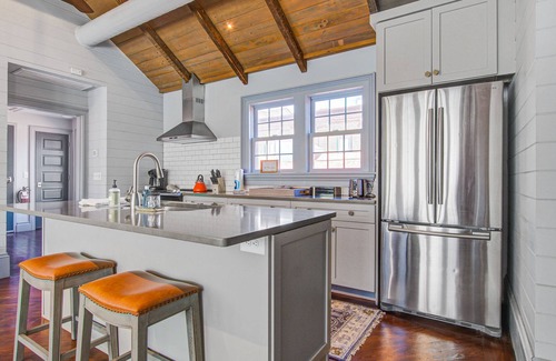 Cannonborough Elliotborough Apartment | Completely renovated condo with washer/dryer & full kitchen