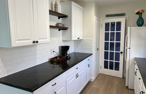Bay Esplanade House | Completely RENOVATED-Clearwater Beach🌴 spotless, pet-fenced 2 min walk to beach
