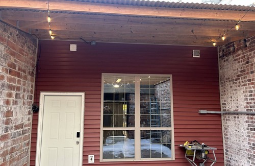 Boone Apartment | Completely renovated! Within a few blocks of downtown bars and restaurants
