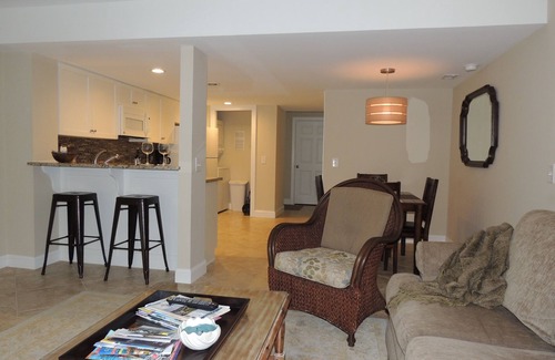 Hilton Head Island Condo | Completely Updated And Renovated! 2 Br 2.5 Ba Bikes & Beach Gear included
