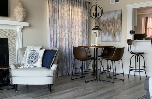 Lake Hamilton Condo | Completely Updated Walk-In Level Condo at The Landing!