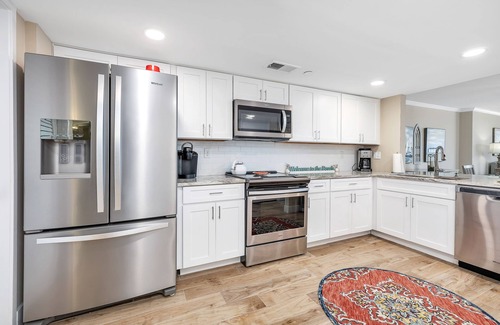 Saint Simons Island Condo | Completely renovated! Oceanfront Condo with Pool and Private Boardwalk to Beach with an oceanview!
