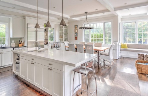 Sagaponack House | Complex located in Sagaponack, walking distance to Wolffer Estate with.
