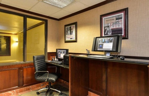 Gladstone House | Complimentary amenities include Breakfast Buffet !