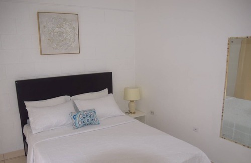 Ocho Rios Resort | Complimentary Wine At Fishermans Point Resort