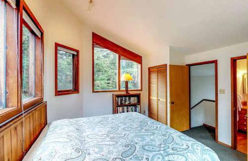 Alyeska Ski Chalet | Compton's