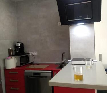 Carretera de Cadiz House | Con terraza y muy cerca de la playa,centro y estación de tren