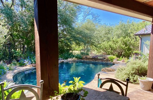 Sabinal House | CONCAN! - Romantic Luxury Cabin, Lagoon Pool, Tropical Oasis, @ Golf Course!