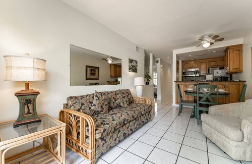 Truman Annex House | Conch Adventure by AvantStay | Great Location w/Patio, Outdoor Dining