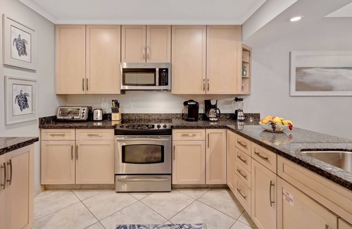 Key West Condo | *CONCH IN THE TREETOPS @ 1800 ATLANTIC* Beach Condo/Pool + LAST KEY SERVICES