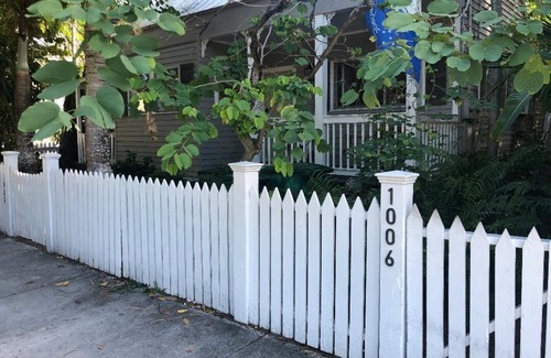 Key West Historic District Apartment | Conch Republic Studio - Key West Millionaires Row