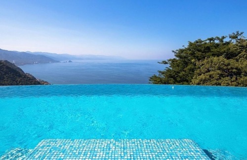 Conchas Chinas Villa | Conchas Chinas villa rental in Puerto Vallarta with views, infinity pool and staff