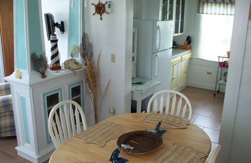Spanish Wells Cottage | Conched Out Island Cottage, golf cart and ocean kayak included