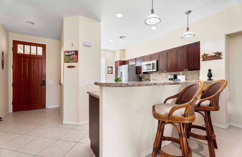 Waikoloa Condo | 🏖️Concierge Included | Walk to Restaurants & Shopping | AC | Infinity Pool!