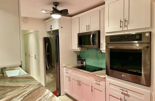 Nazareth Condo | Concierge level service from on site VI Resident