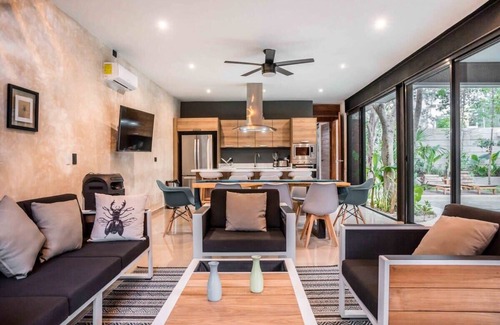Zama House | Concierge Service - Contemporary Villa 4BR 8PPL