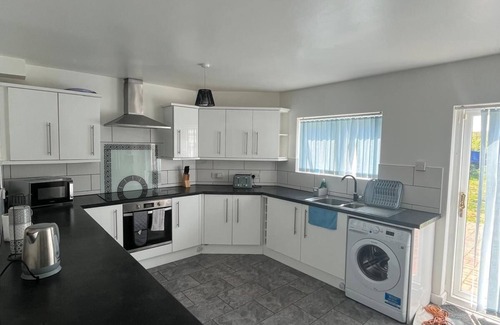 South Hornchurch House | Concord House Rainham by Shortlet Express