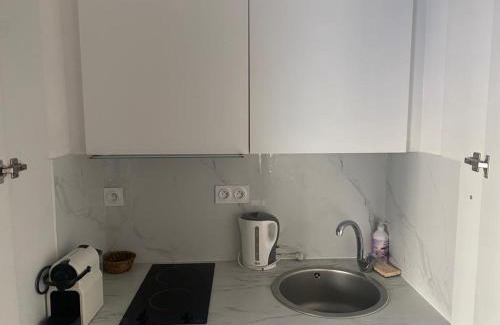 Odeon Apartment | Conde Chic Studio