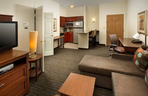 Linthicum Heights Condo | Condo ∙ 1 bedroom ∙ 2 guests
