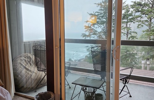 Otter Rock Condo | Condo.1 BR, 2 Bath ocean below!n Come, cozy into our "NEST"n "The Eagles Nest"