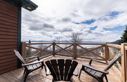 Petite-Riviere-Saint-Francois Condo | Condo 120H: Upper Floor Retreat with River Views