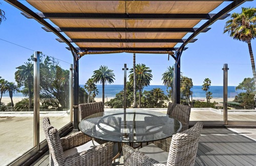 Wilshire Montana Condo | Condo ∙ 2 bedrooms ∙ 6 guests