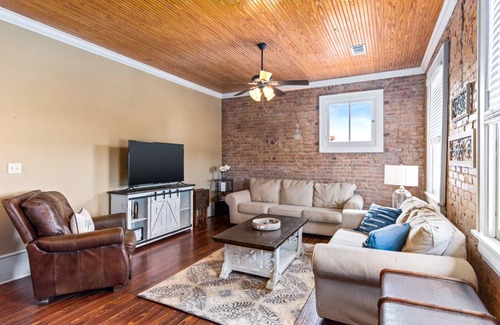 Natchez Condo | Condo ∙ 2 bedrooms ∙ 4 guests